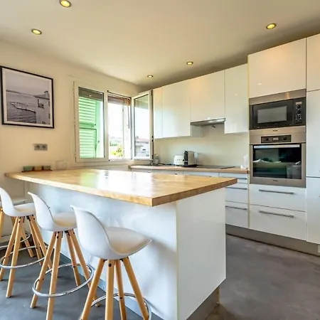 Apartment In The Heart Of St Tropez With Parking *